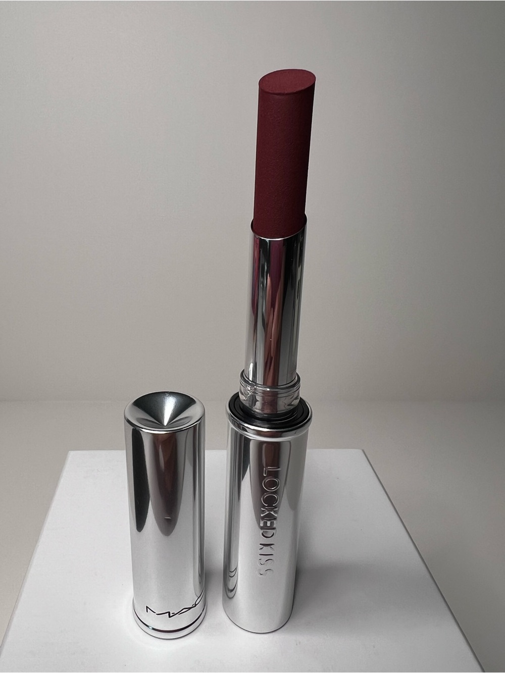 M.A.C M·A·C LOCKED KISS 24HR LIPSTICK